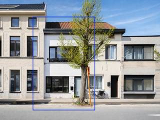 Stijlvolle woning met 3 slaapkamers en buitenruimte in Centrum Gent.Deze woning beschikt over drie slaapkamers en een aangename zuidwest gerichte...