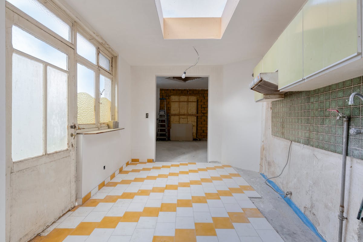 Maison avec jardin et garage à Adinkerke à rénover. - photo 5