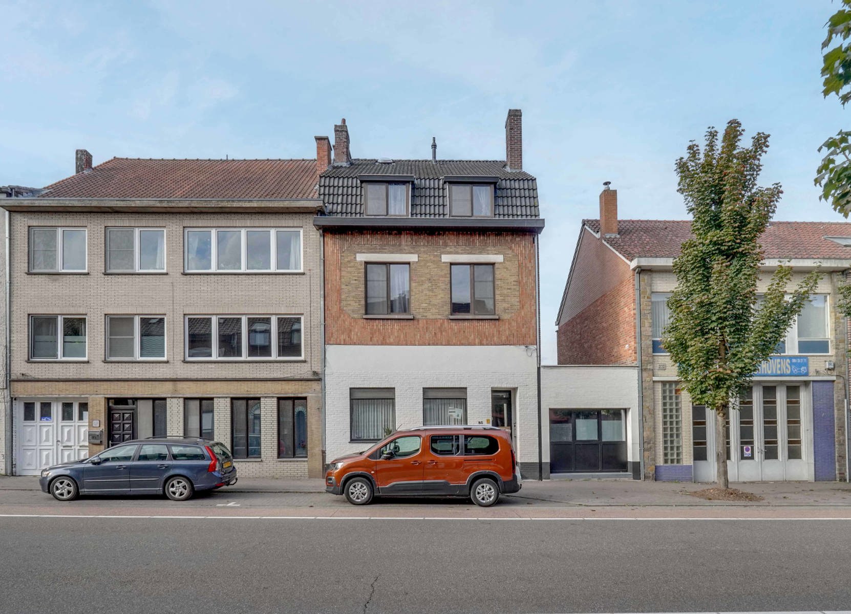 Studentenhuisvestiging met 10 kamers en 1 studio in Genk - foto 1