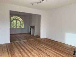 Gerenoveerd duplex appartement in "Villa Josepha" op de eerste verdieping in het centrum van Brasschaat !Indeling:De eerste verdieping bestaat uit:-...