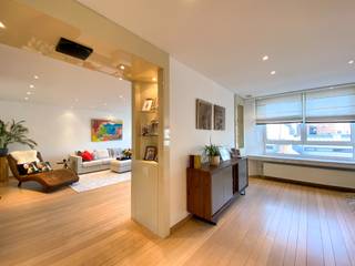 Zeer ruim en licht drieslaapkamerappartement van ca 195 m² op de derde verdieping van een kleinschalige residentie in de Riemstraat. De...