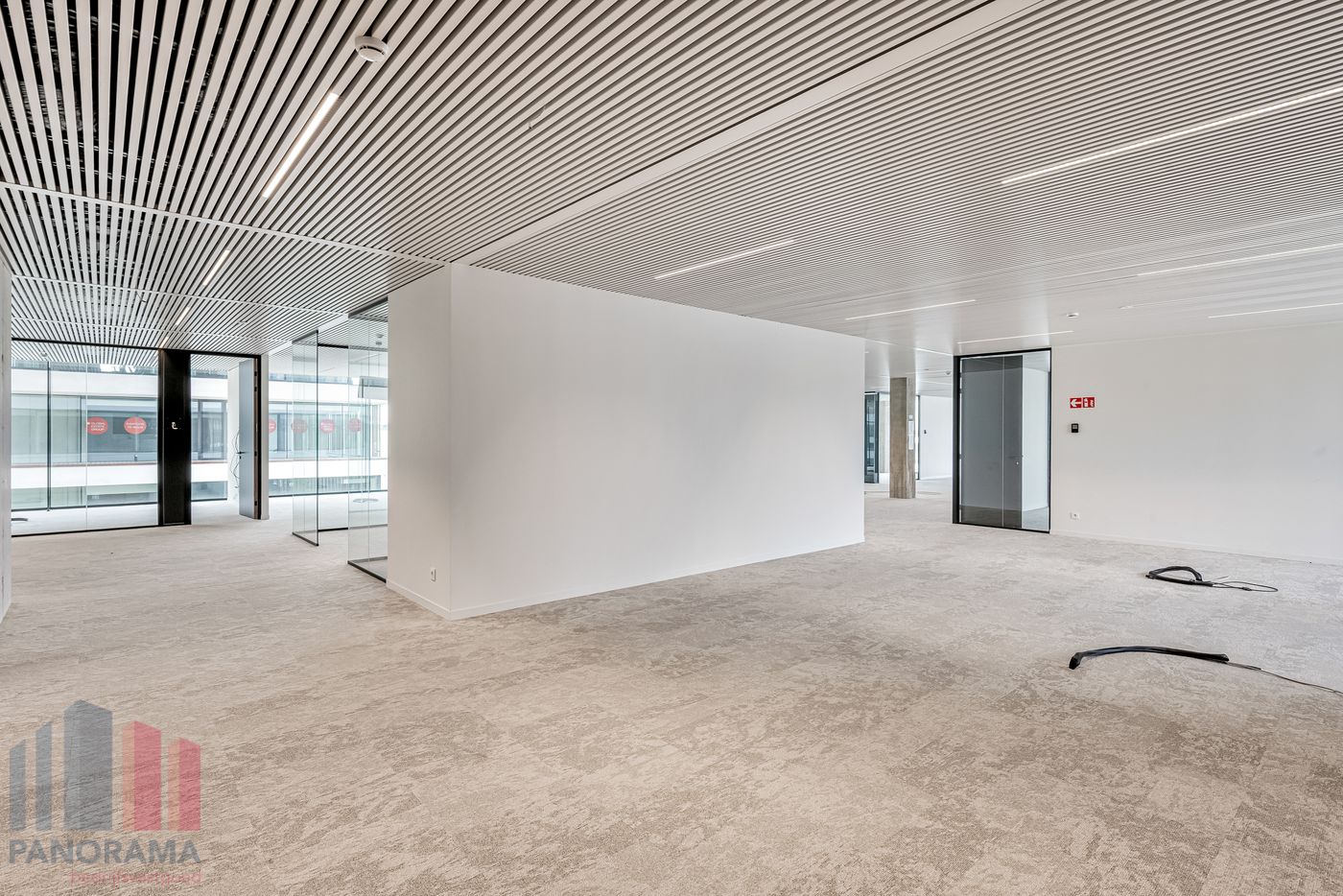 619 m² HIGH-END KANTOREN OP TOPLOCATIE LANGS DE E40 TE OOSTKAMP - foto 4
