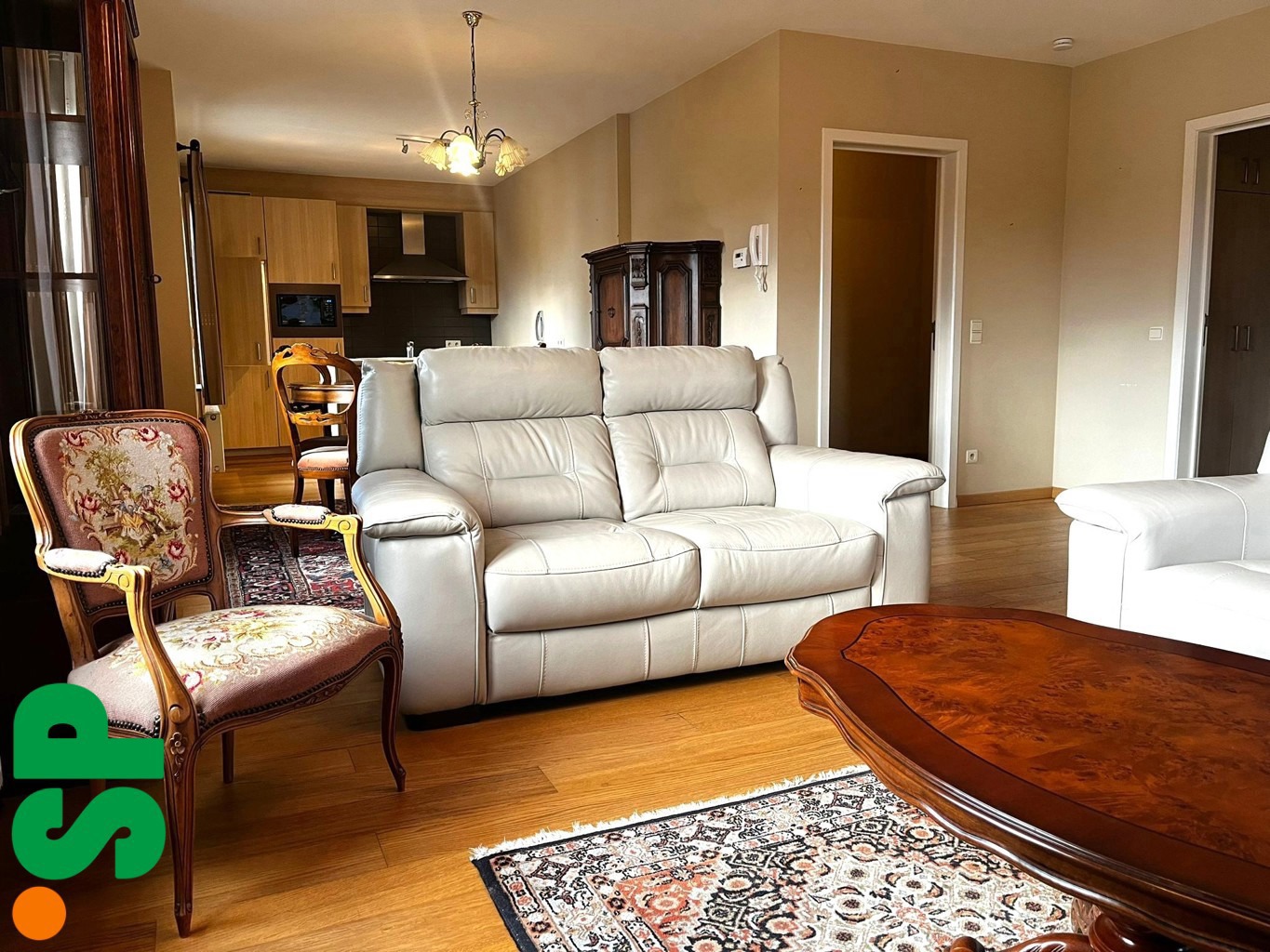 Ruim appartement in pastorijstijl met 2 slaapkamers,  terras en garage nabij het centrum van Tongerlo.  - foto 3