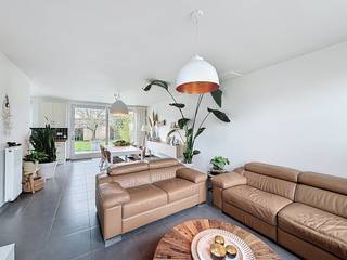Deze woning is gelegen in de gegeerde wijk Ter Hagen in Merelbeke. De buurt staat bekend om zijn afgeschermde, zeer rustige karakter, waardoor u...