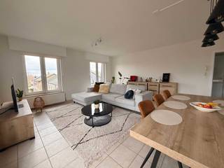 Instapklaar 2-slpk appartement (87 m²) met terras, airco en EPC B – centrum Waarloos - Prijs te onderhandelen.TROEVEN- Instapklaar en perfect...