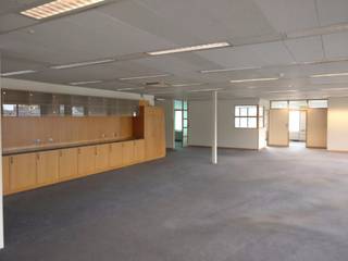 Kantoorgebouw gelegen tussen het centrum van Brussel en de luchthaven, vlakbij de Boulevard Reyers. Visibiliteit vanop de E40. Thuisbasis van...