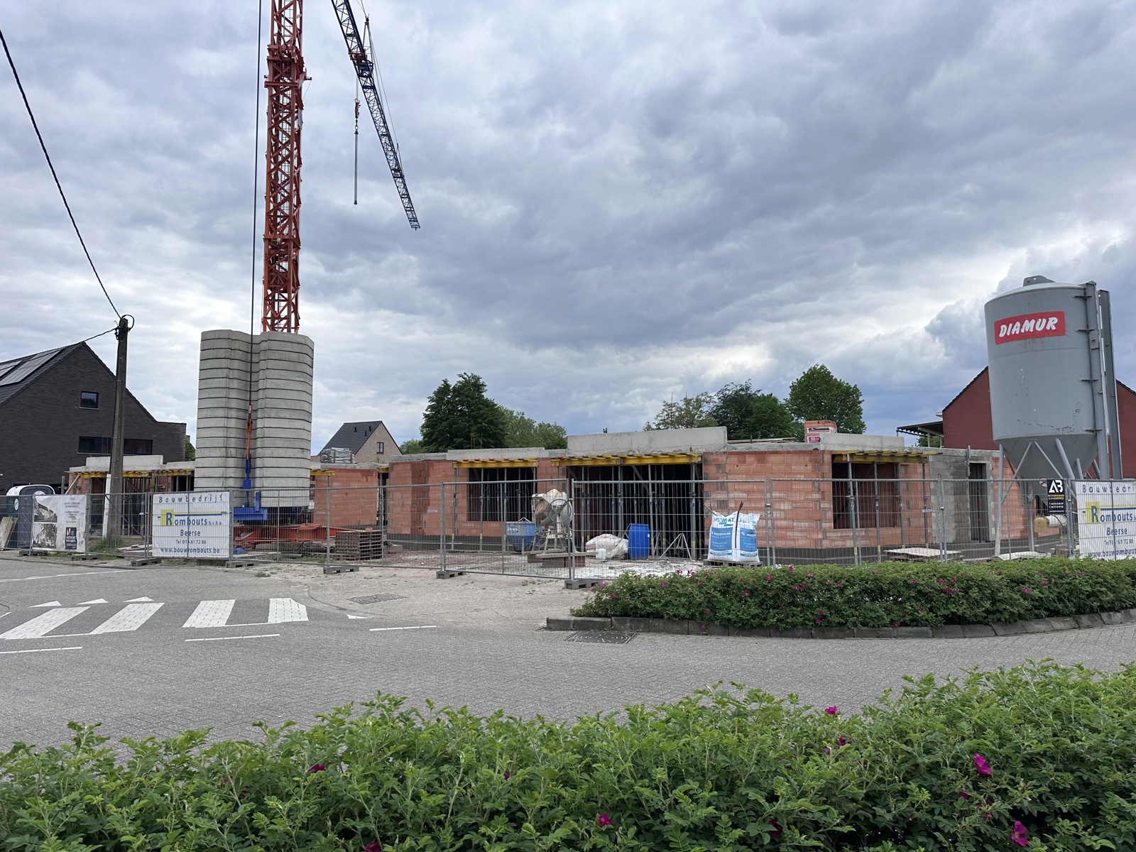 Moderne nieuwbouwwoningen met tuin in rustige omgeving - foto 2