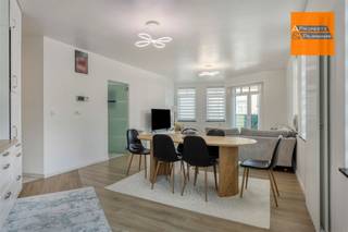Lichtrijk 2 slaapkamer appartement met garagebox. In een recent en klein gebouw van 2017  ZONDER LASTEN vindt u dit instapklaar appartement van +/-...