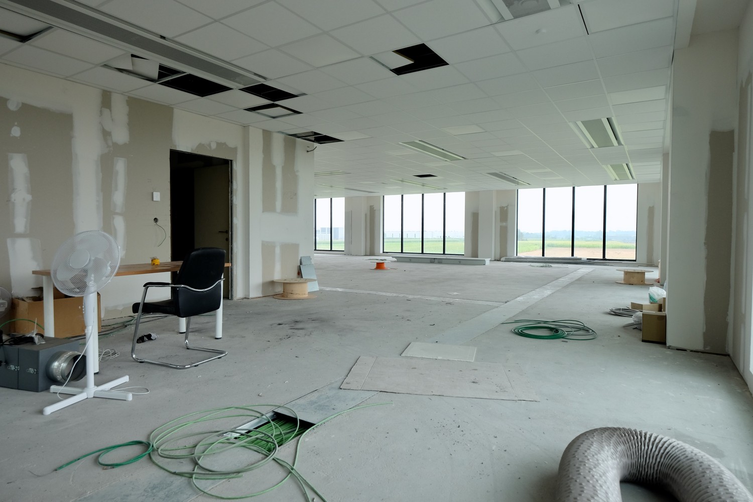 TE HUUR: Nieuwbouw kantoorruimte van 260 m2 - foto 3