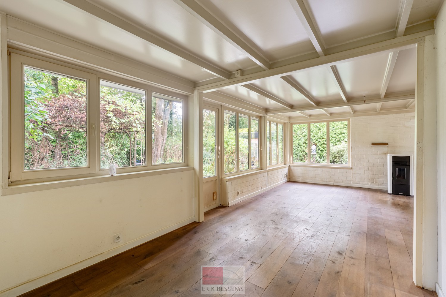 Op te frissen bungalow, gelegen op het vakantiepark Sunclass Sonnevijver. - foto 4