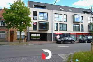 Maak kennis met dit schitterende en uiterst verzorgde appartement gelegen op een vlot bereikbare locatie te Sint-Andries.Deze ligging is uiterst...