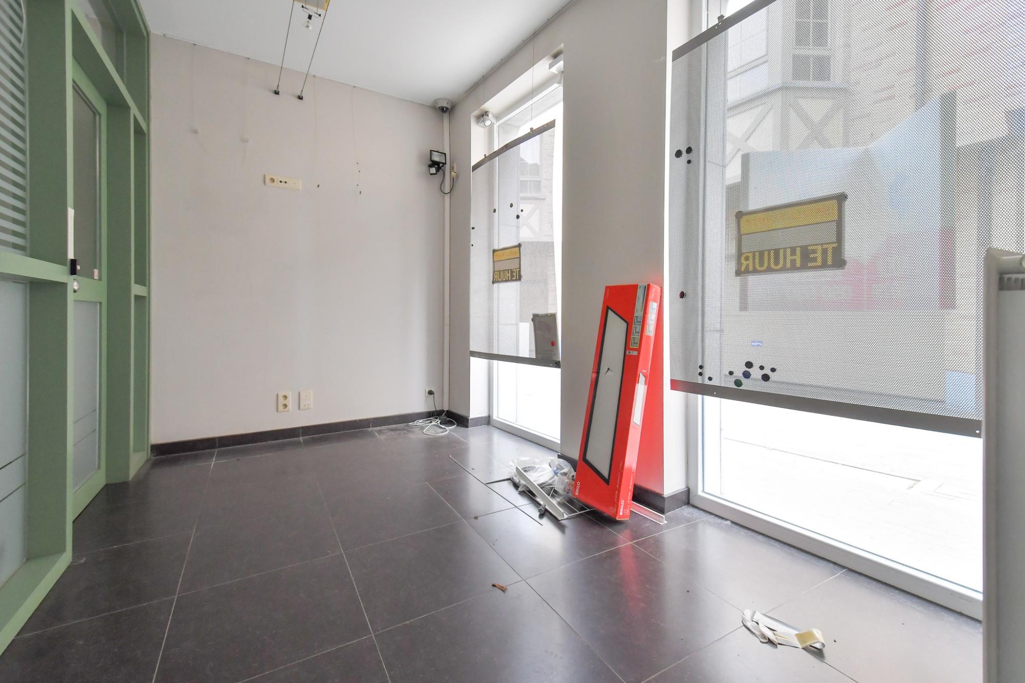 Ruim polyvalent pand bestaande uit winkel en woonst in centrum Oedelem - foto 3