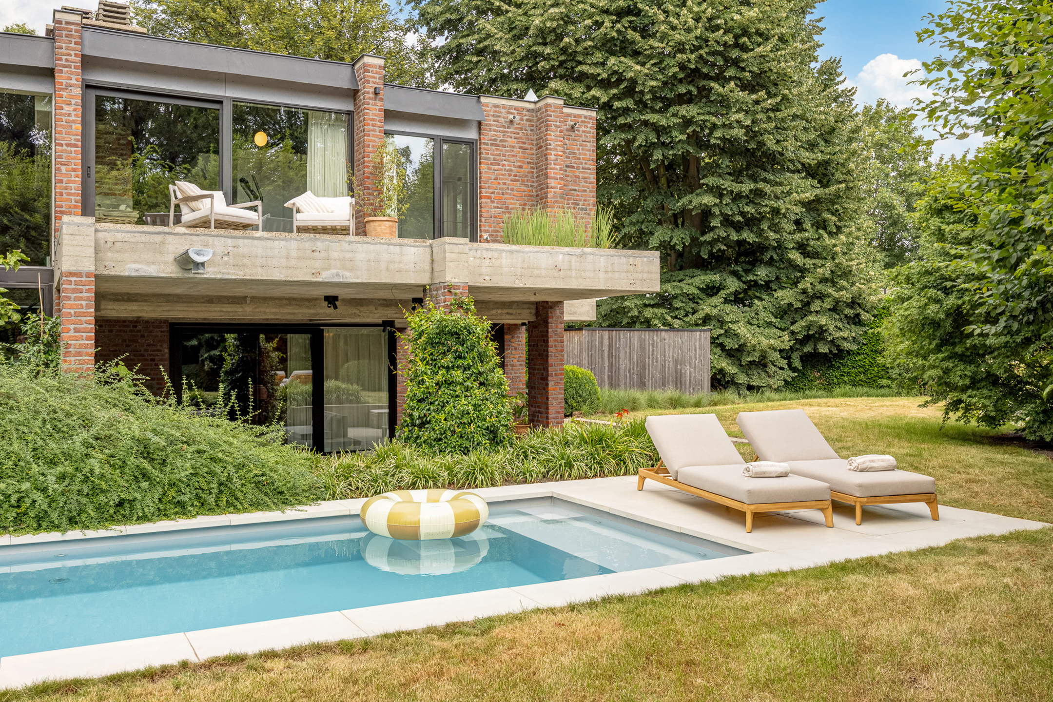 Modernistische villa met 4 tot 5 slpks, tuin en zwembad - foto 5
