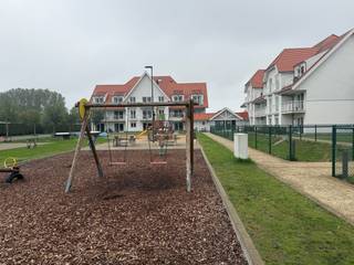 Hotelkamer te koop in recent project, vlakbij Ganzepoot en het historisch centrum van Nieuwpoort.Deze hotelkamer is een gelijkvloers familiekamer met...
