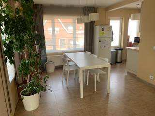 Over het appartement:Dit charmant en lichtrijk duplex appartement biedt een warme en huiselijke sfeer dankzij ramen aan drie zijden en een doordachte...