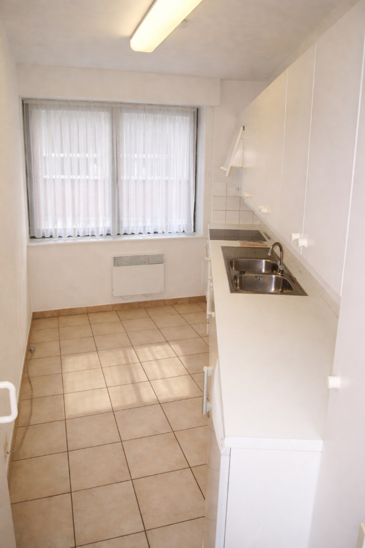 Ruim 2-slp appartement met zonnig terrasje, centrum Torhout - foto 4