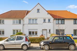 **Wonen in het gegeerde Heverlee**Te Heverlee, namelijk in de Keibergstraat bieden wij u een eengezinswoning aan. Dit pand is een gesloten bebouwing,...