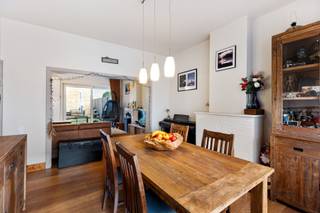 EPC-label C – geen renovatieverplichtingZonnepanelen met thuisbatterij = lagere energiekostenTot 4 slaapkamers + bureauLichtrijke leefruimte en...