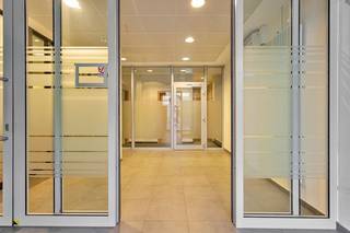 Gunstig gelegen handelspand op het Dorpsplein van Lendelede.Handelspand van ± 160m² met uitstekende visibiliteit. Voormalig bankkantoor thans...