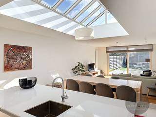 Deze zeer goed onderhouden en mooi gerenoveerde woning is gelegen op wandelafstand van het Gemeenteplein en de Groentemarkt te Oud-Knokke, in...