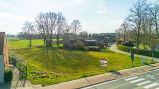 Gunstig gelegen groot perceel bouwland in Tielen langs de Gierlebaan. Geschikt voor vrijstaande bebouwing met mooi open groen zicht aan...