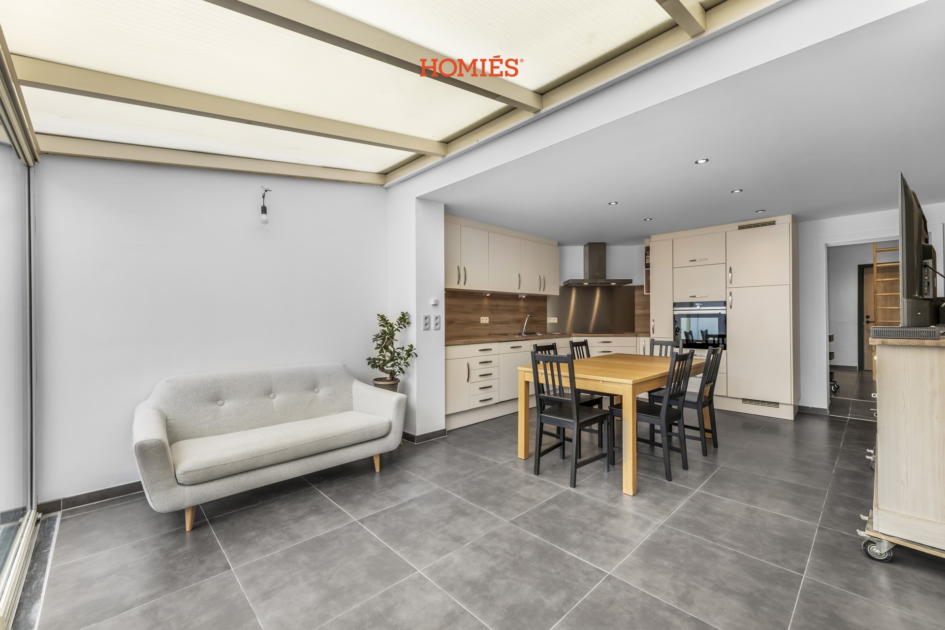 Gerenoveerde centrumwoning met 5 slaapkamers en staanplaats! - photo 3