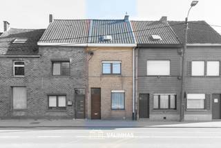 VALIMMAS verkoopt te Asse deze goed onderhouden rijwoning met zonneterras, tuinhuis en garage (via de achterliggende Terlindenweg)......