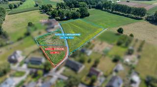 Op de grens van Michelbeke met Rozebeke treffen we dit uitzonderlijk perceel bouwgrond van 1.246 m² met aansluitend 11.967 m² landbouwgrond.Een...