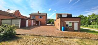 Deze te renoveren woning met 3 ruime slaapkamers op een grondoppervlakte 777ca. ligt aan de rand van het centrum van Meldert-Lummen met...