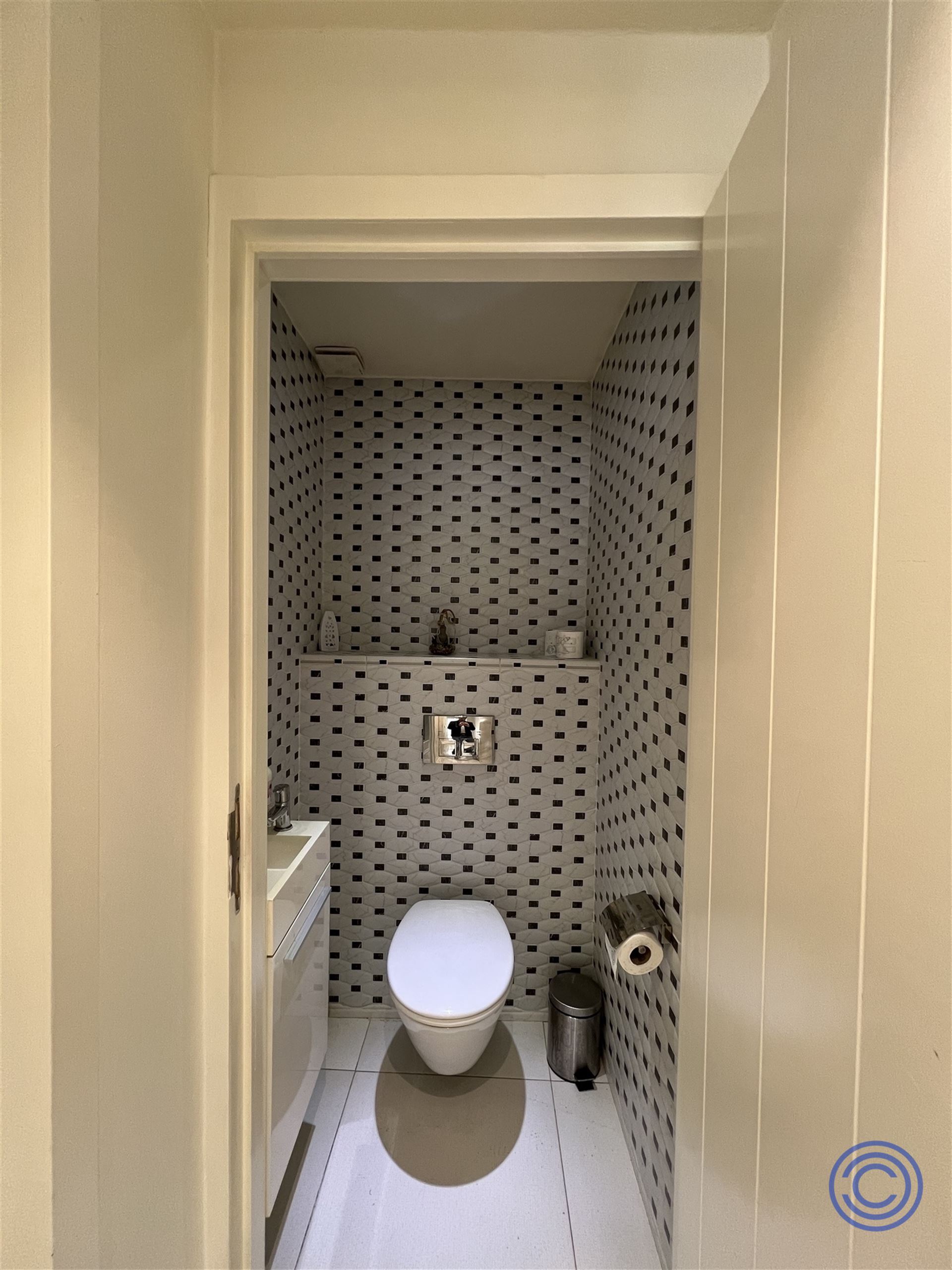 Pand met prachtig authentieke gevel bestaande uit 4 1-slpk app'en op het Eilandje - foto 5