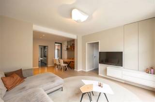 Maison confortable, spacieuse et immédiatement prête à emménager située à quelques pas des commerces, des écoles, du parc municipal et du centre...