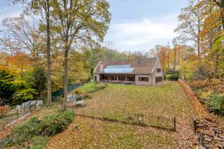 PRACHTIGE WOONST OP TOP LOCATIE TE LINDEN Deze charmante, instapklare woning in open bebouwing is gelegen in Steenveld, een bijzonder rustige...