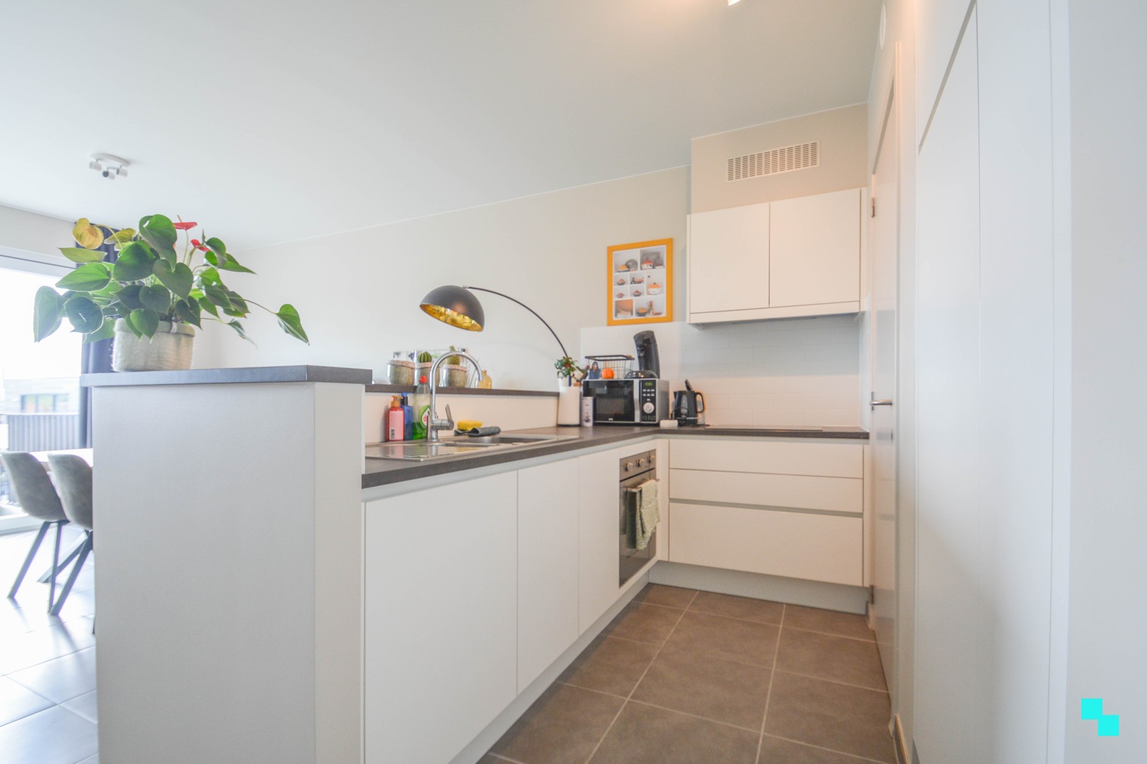 Instapklaar appartement met 2 slaapkamers en zonnig terras - foto 3