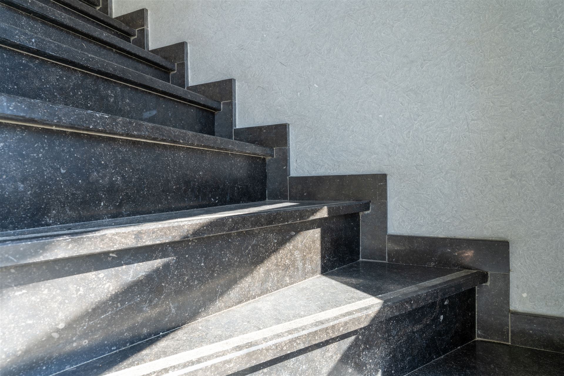 Licht en zonnig appartement in kleinschalig gebouw 🌞 - foto 2