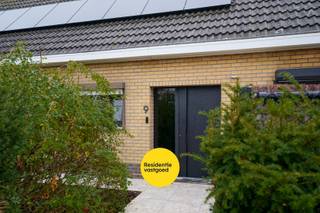 In een rustige woonwijk te Stene bevindt zich deze bungalow op een perceel van 406 m². Dankzij de recente renovaties in 2024 combineert deze...