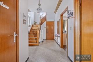 Square Estate presenteert u deze prachtige woning met 3 gevels, gelegen in een prachtige wijk van Wemmel, dicht bij alle voorzieningen.Deze...