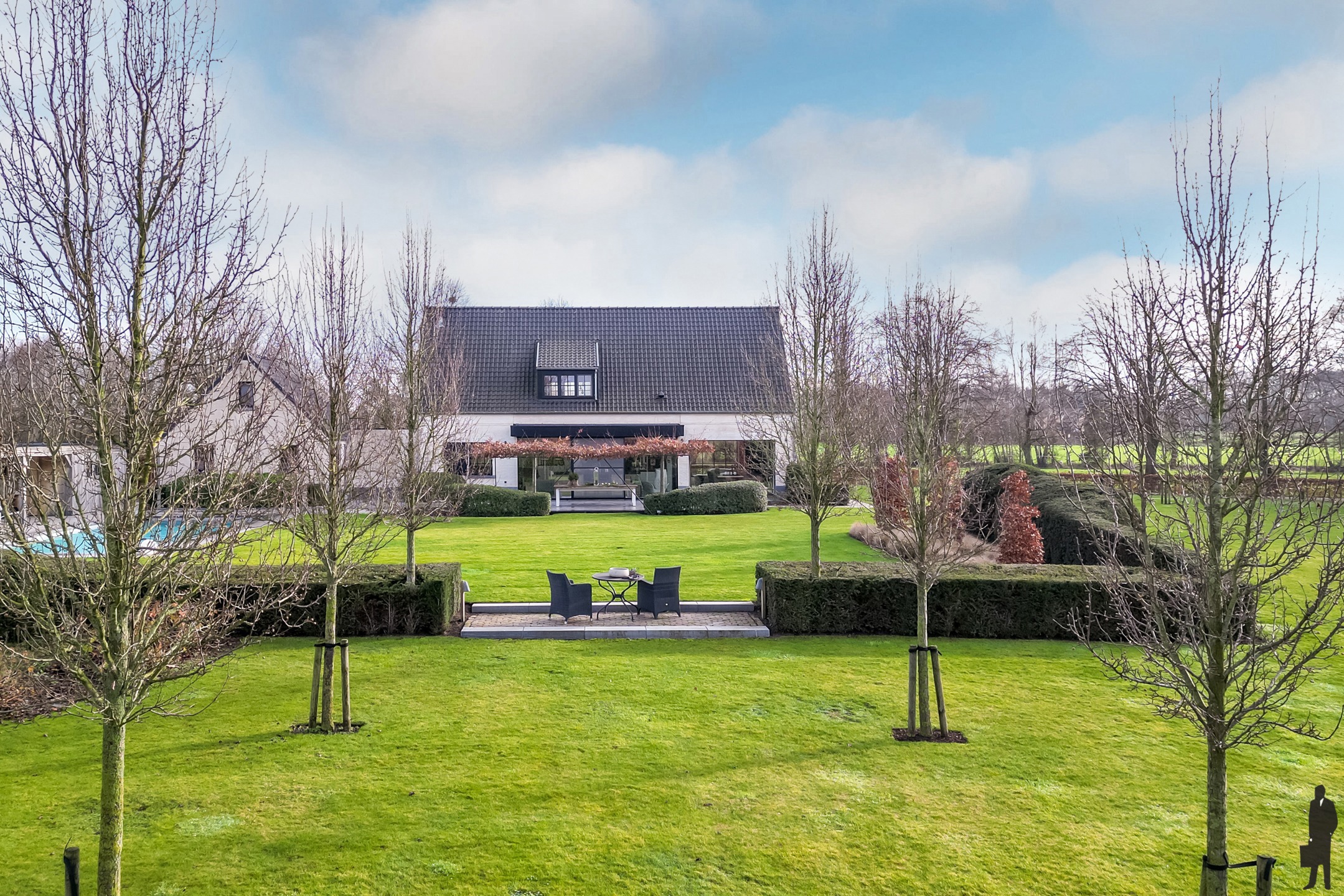 Instapklare villa temidden van uitgestrekte weilanden en landerijen!  - foto 4