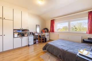À deux pas du Parc de Woluwe, du Woluwe Shopping Center et de l'hôpital Alma, studio de 32 m² au 4e étage d'un immeuble bien entretenu...