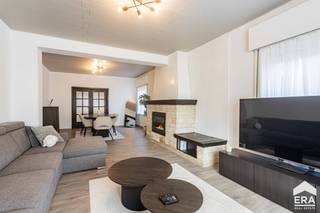 Ben je op zoek naar een instapklare gezinswoning met drie slaapkamers en garage in het charmante Kerksken bij Haaltert? Gevonden!Deze degelijke...