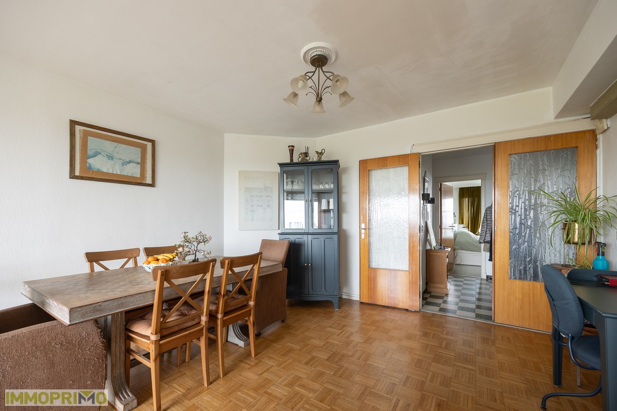 Mooi 2 slaapkamerappartement gelegen op de 9de verdieping met prachtig zicht - foto 4