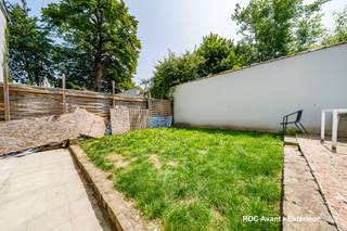 ***À VENDRE*** Immeuble de rapport à haut rendement (+6%) situé au cœur de Braine-le-Comte, à proximité directe de la gare, des commerces, des...