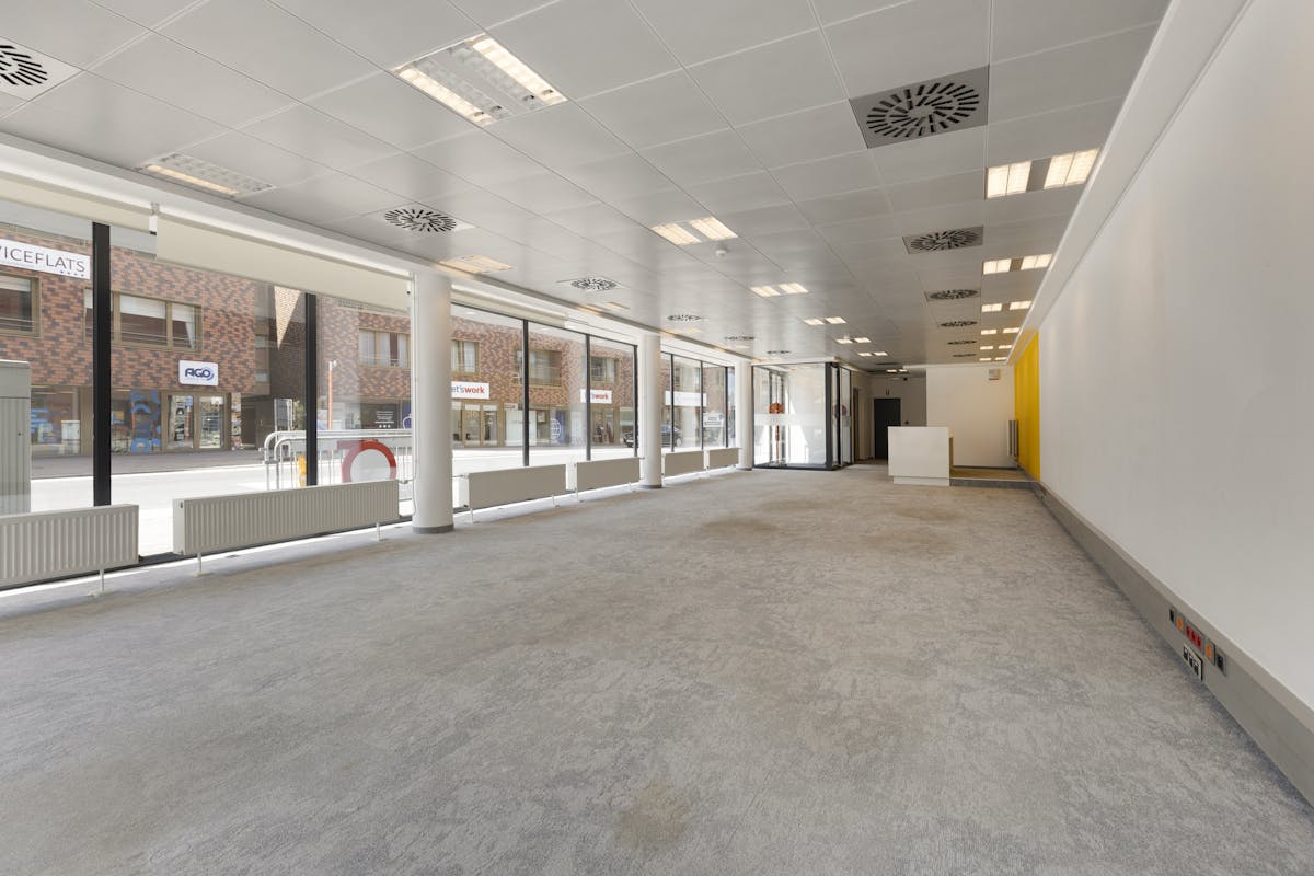 Kantoorgebouw te huur in Roeselare - foto 2
