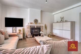 Gelegen in het charmante Herzele, biedt deze ruime woning het ultieme comfort en woonplezier. Met een royale woonoppervlakte van 307m² en...