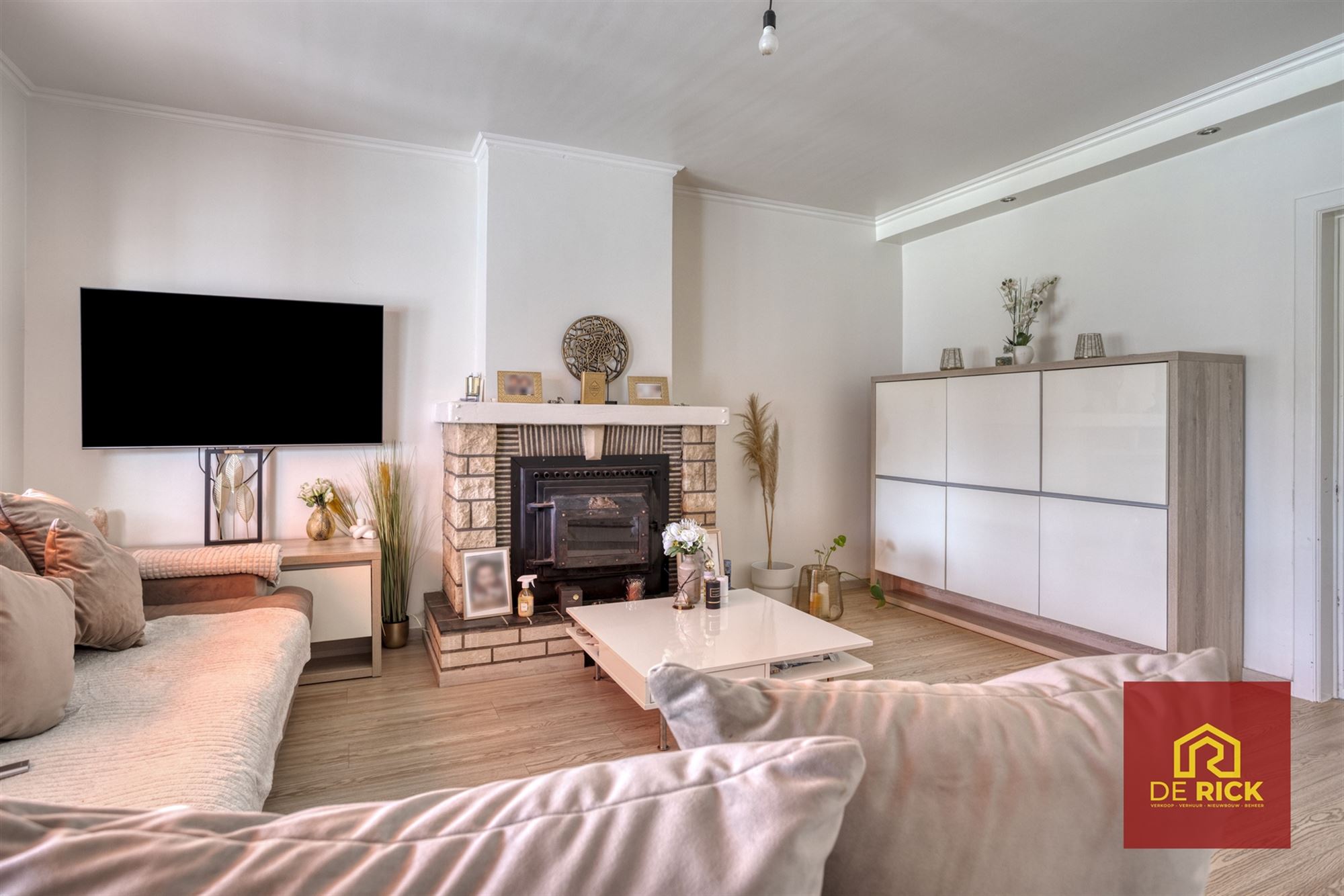 Grote woning met 4 slaapkamers en magazijn - foto 3