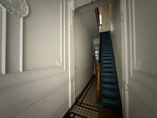 Te koop: te renoveren herenwoning met ontzettend veel potentieel en charme.Het pand is gelegen in de Oranjestraat in Antwerpen, tussen Park Spoor...