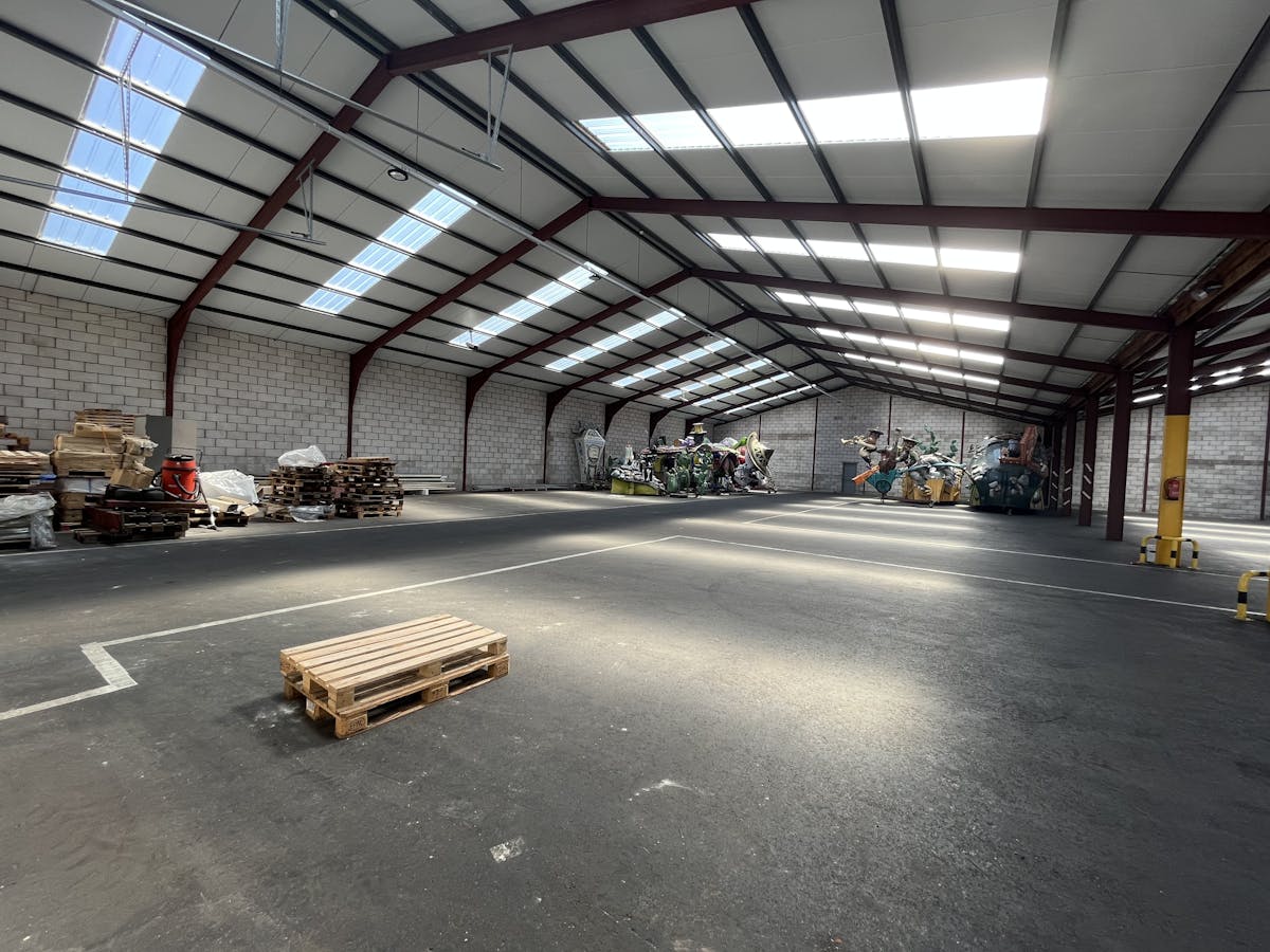 Magazijn (900 m² - 2.700 m²) te huur in Kapellebrug (NL) - foto 2