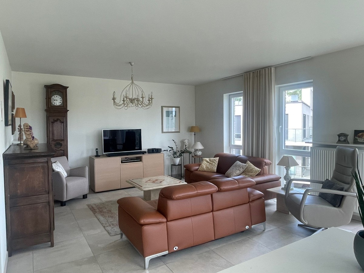 Perfect onderhouden en afgewerkt 2-slaapkamerappartement op rustige ligging - foto 4
