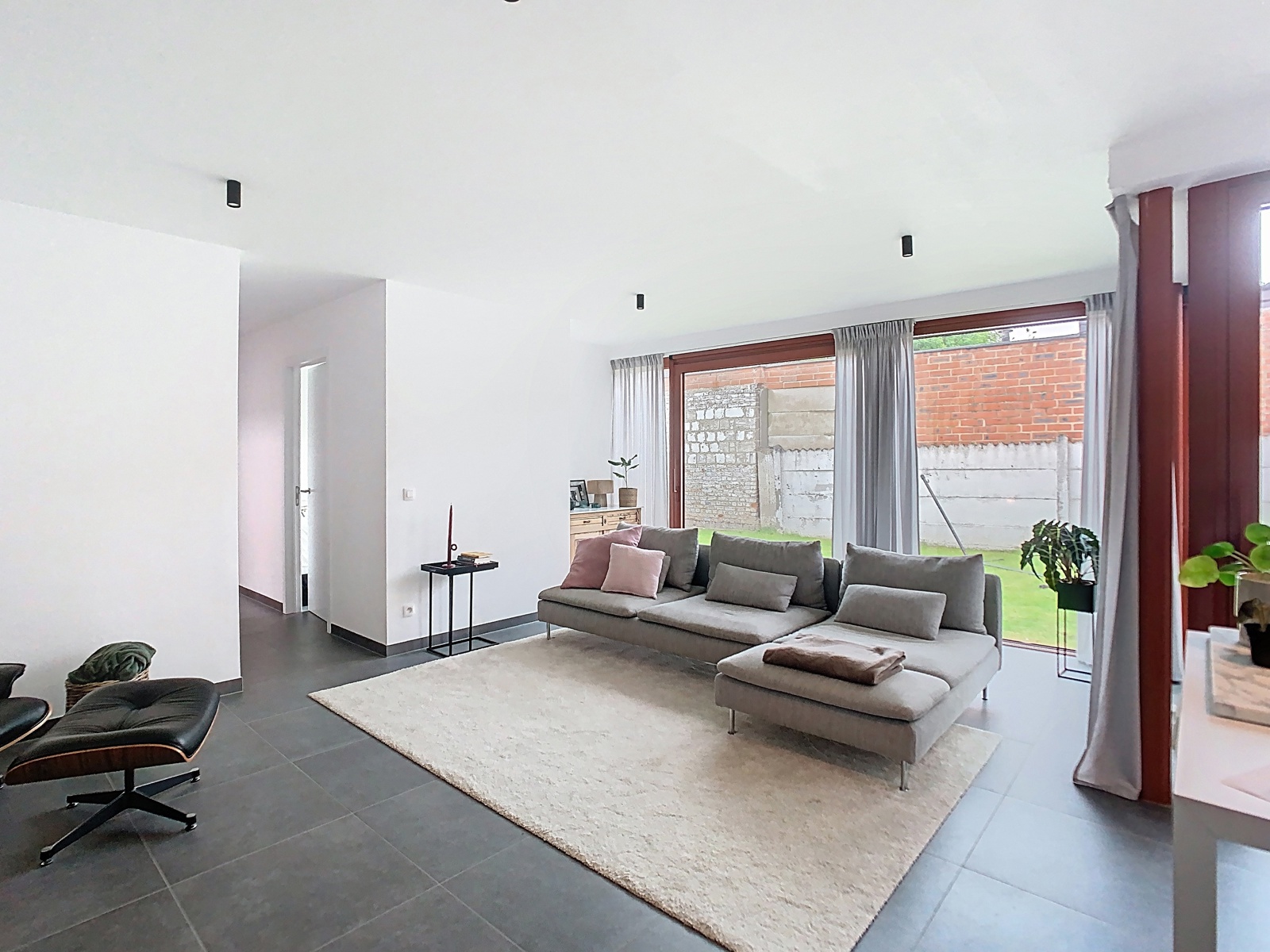 Luxe appartement met 2 slaapkamers en carportstaanplaats. - foto 4