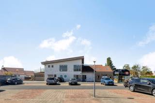 Commercial à louer à Le Coq