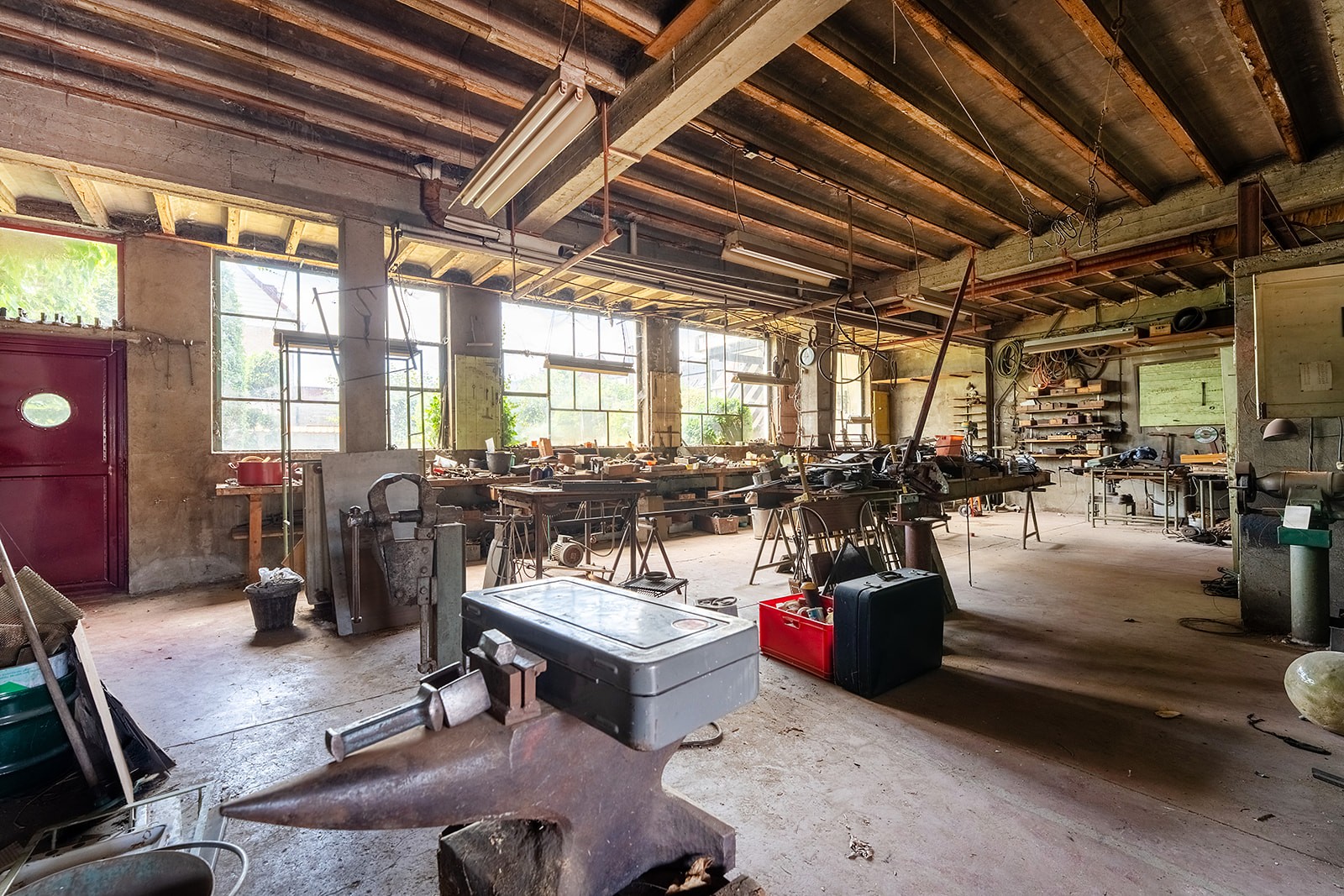 Uitzonderlijke gezinswoning (275m²) met ruim atelier, zonnig terras, garage en prachtige tuin - foto 4